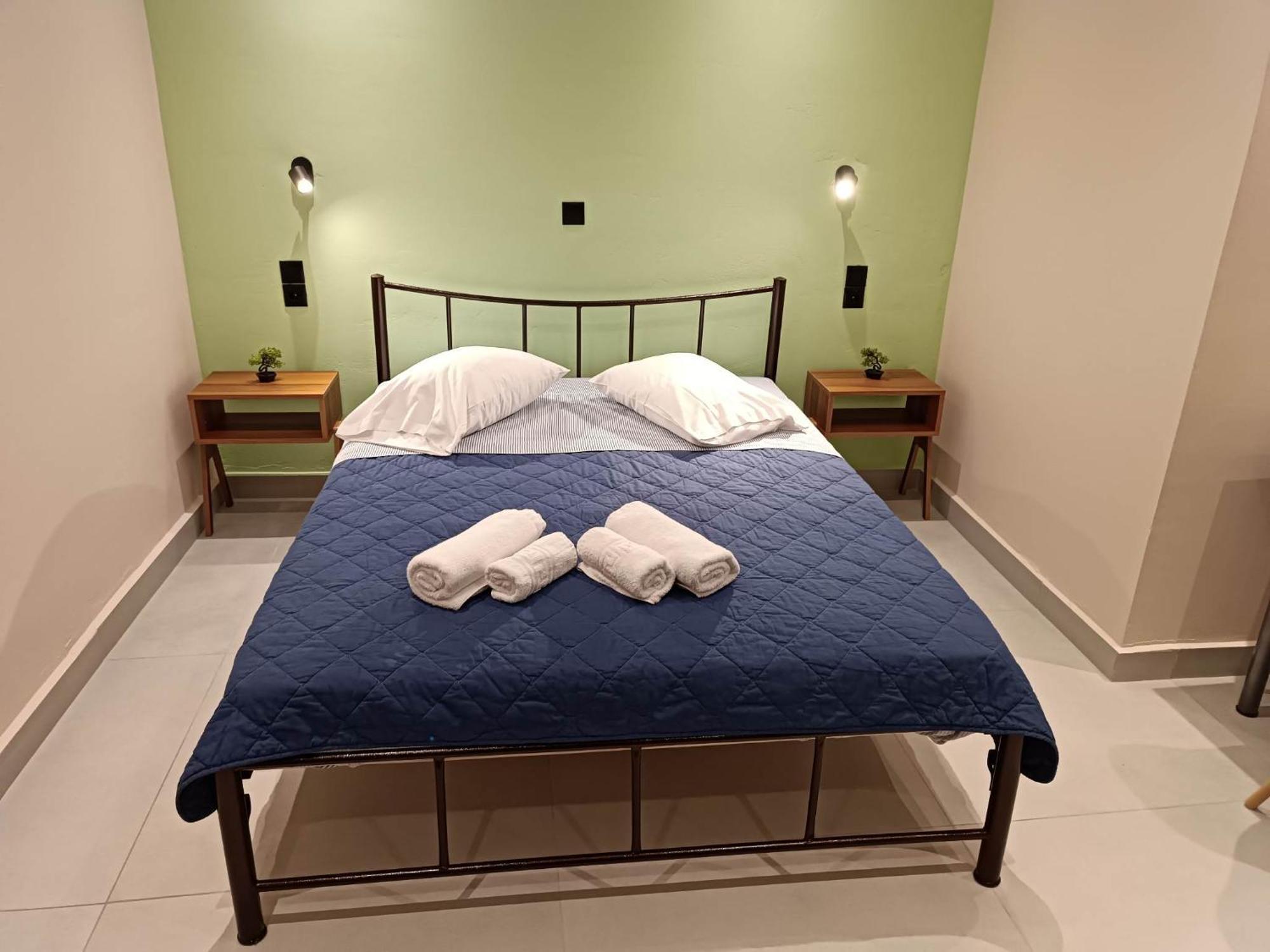 Newly Renovated Apartment Next To The Port Mantouki Exterior foto