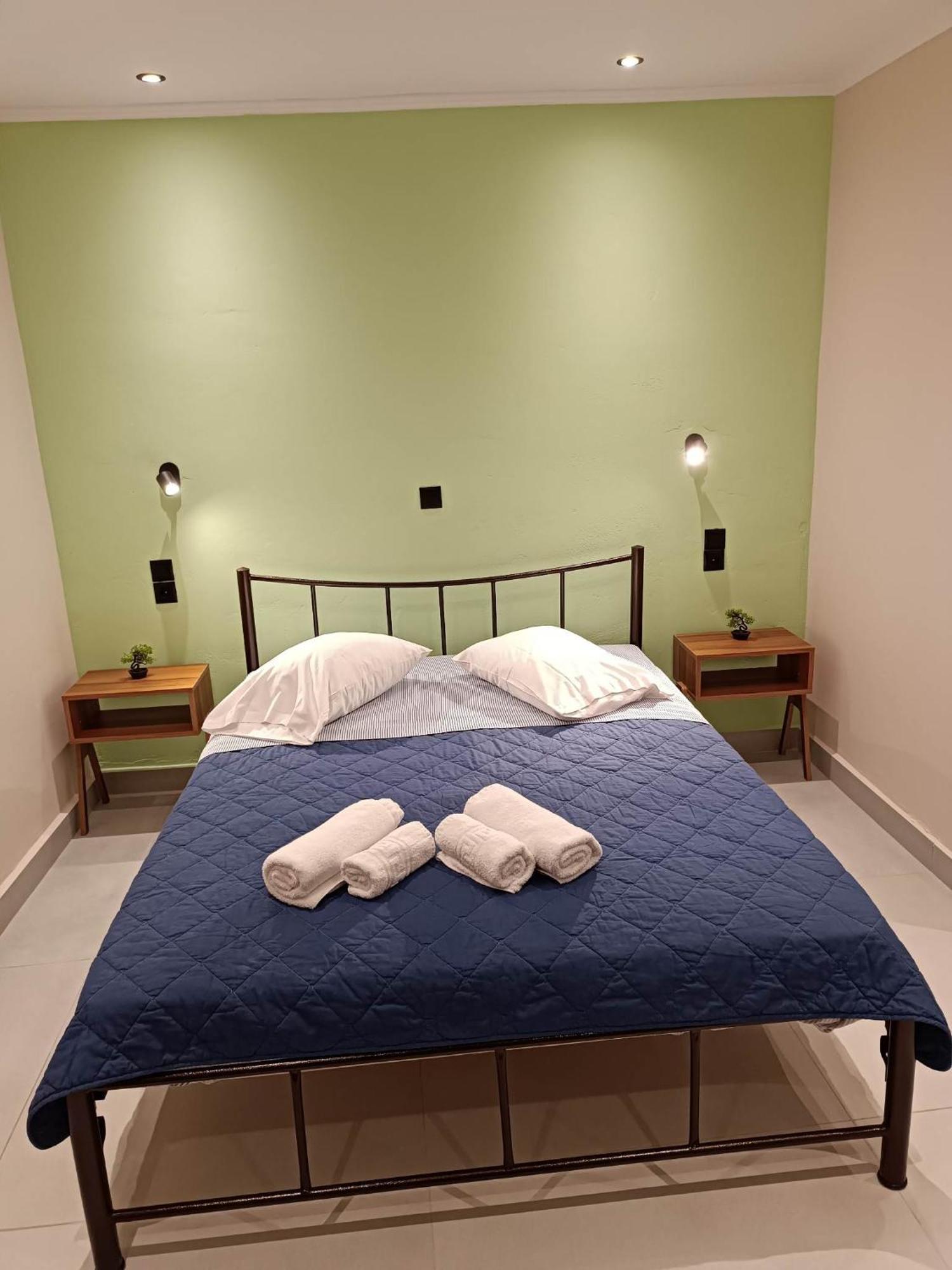 Newly Renovated Apartment Next To The Port Mantouki Exterior foto